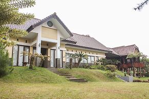 Aldeoz Ciater Cikole Villa Subang