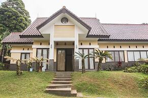 Aldeoz Ciater Cikole Villa Subang