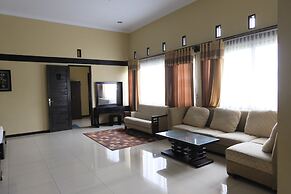 Aldeoz Ciater Cikole Villa Subang