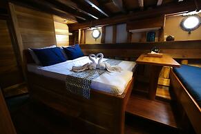 Tanaka Liveaboard