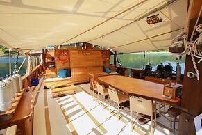 Tanaka Liveaboard