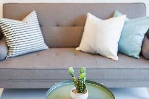 S8 COZY 1 BR - KLCC - KL Tower - High Speed WiFi