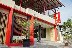 Super OYO 283 Helvetia Residence