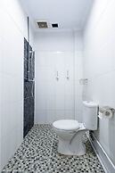 Super OYO 283 Helvetia Residence