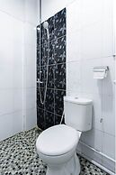 Super OYO 283 Helvetia Residence