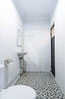 Super OYO 283 Helvetia Residence