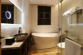 X-Times Lakeside Hotel