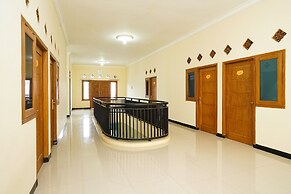 OYO 302 Karolin Homestay