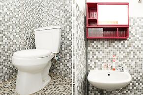 OYO 302 Karolin Homestay