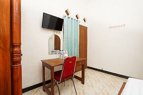 OYO 302 Karolin Homestay