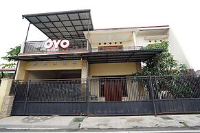 OYO 302 Karolin Homestay