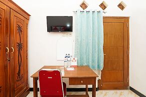 OYO 302 Karolin Homestay