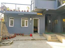 Sun Apartment & Guest House