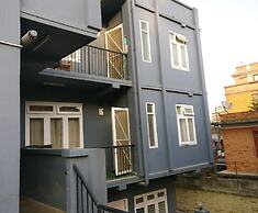 Sun Apartment & Guest House