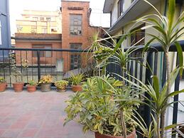 Sun Apartment & Guest House