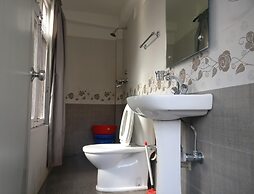 Sun Apartment & Guest House