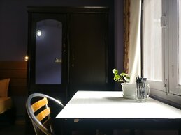 Sun Apartment & Guest House