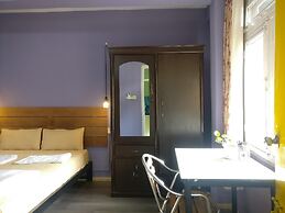 Sun Apartment & Guest House