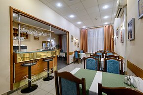 AZIMUT Hotel Mirniy