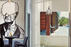 Rox by Essenza Hotel