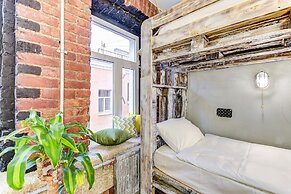 Moomidol Hostel