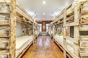Moomidol Hostel