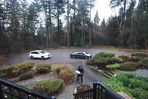 LUXE Retreat at 8050 Kaymar Dr.