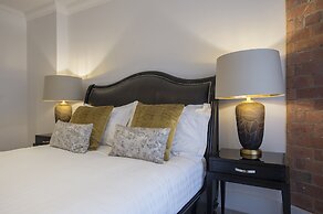 Chocolets - The Lion Suite