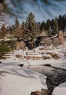 Highland Haven Creekside Inn