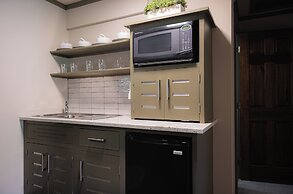 Highland Haven Creekside Inn