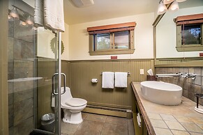 Highland Haven Creekside Inn