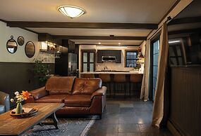 Highland Haven Creekside Inn