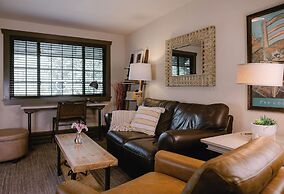 Highland Haven Creekside Inn