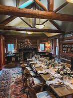Highland Haven Creekside Inn