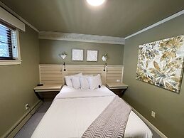 Highland Haven Creekside Inn