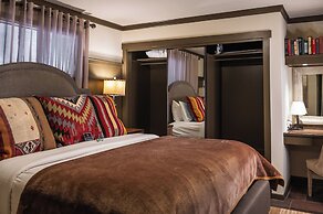 Highland Haven Creekside Inn