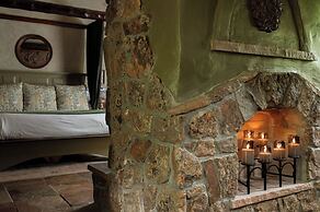 Highland Haven Creekside Inn