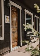 Highland Haven Creekside Inn