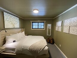 Highland Haven Creekside Inn