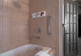 Highland Haven Creekside Inn