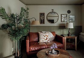 Highland Haven Creekside Inn