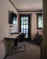 Highland Haven Creekside Inn