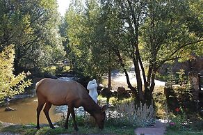Highland Haven Creekside Inn