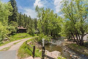 Highland Haven Creekside Inn