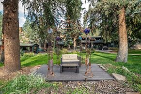 Highland Haven Creekside Inn