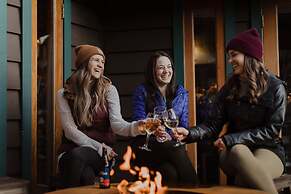 Highland Haven Creekside Inn