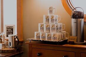 Highland Haven Creekside Inn