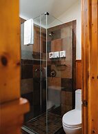 Highland Haven Creekside Inn