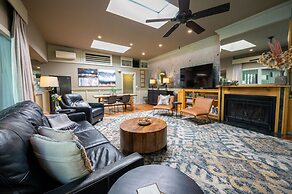 Highland Haven Creekside Inn