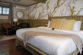 Highland Haven Creekside Inn